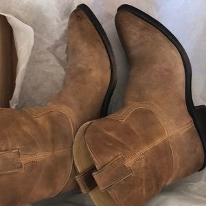 Frye-Billy Short Light Taupe size 8.5
